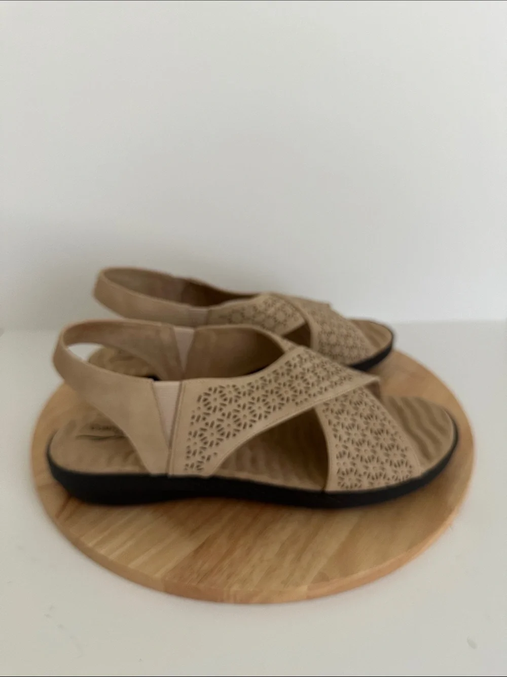 Easy Street Womens Claudia Wedge Sandals